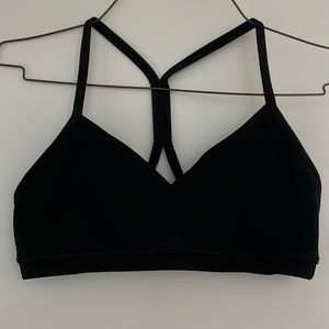 Fleo small black sports bra